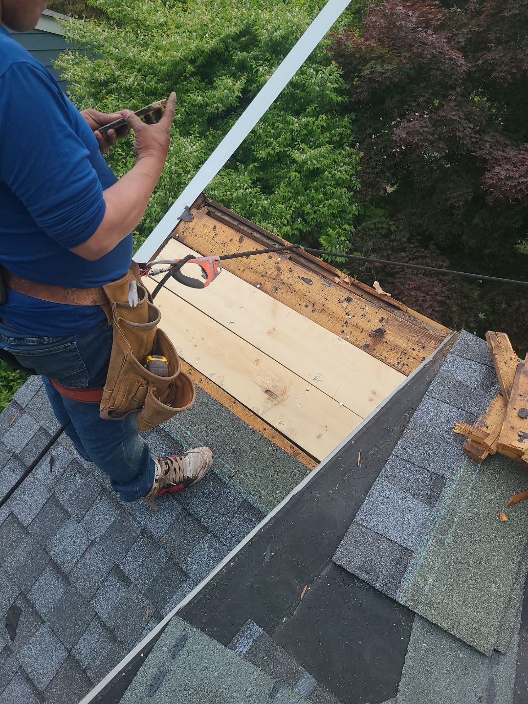 Falls Church: CertainTeed Landmark Pro Designer Shingles in Max Def Pewter by RM Banning, Inc.