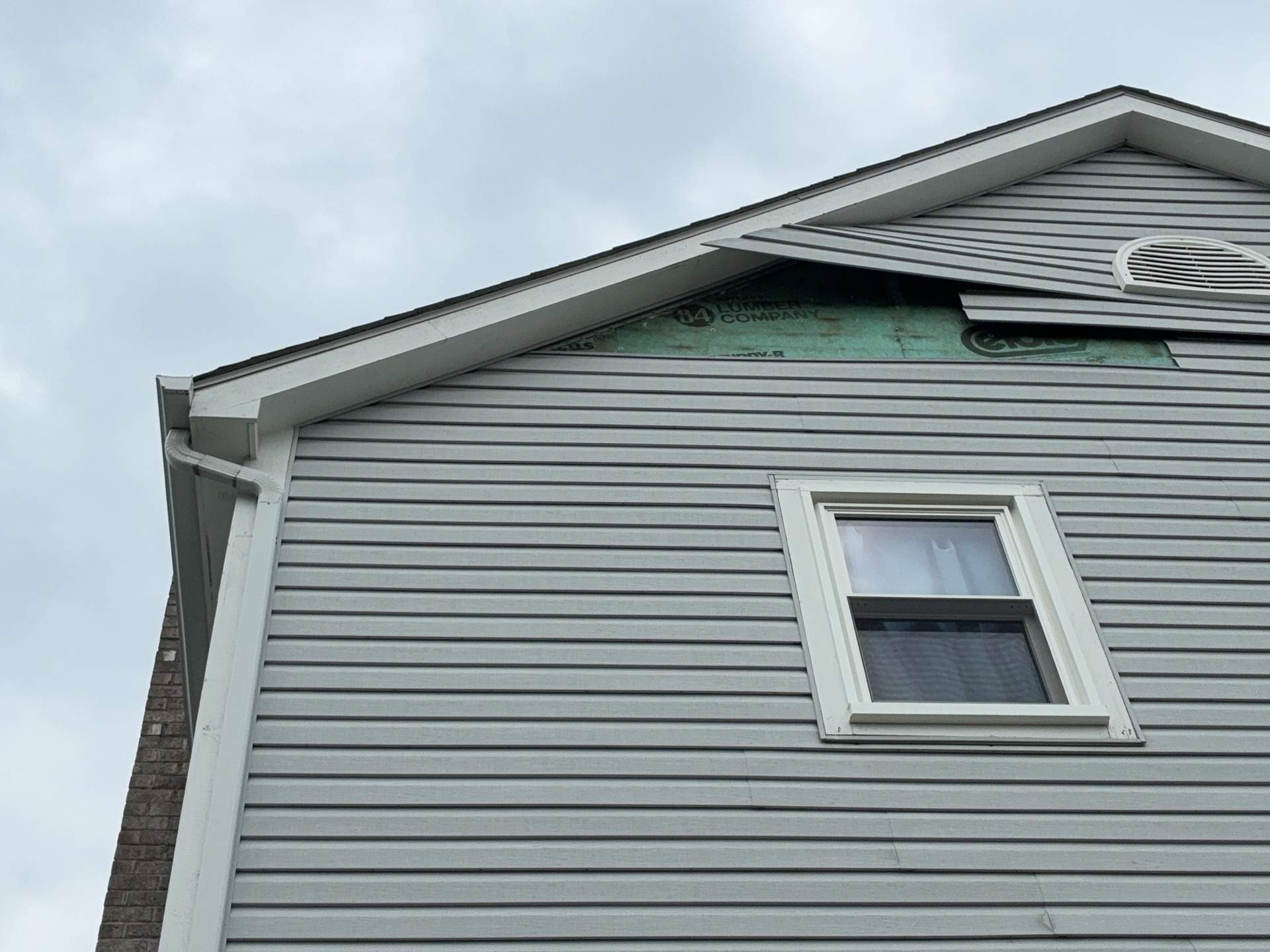 Full House Siding Renovation with English Wedgewood Vinyl Siding in Sewickley by Ideal Siding Pittsburgh