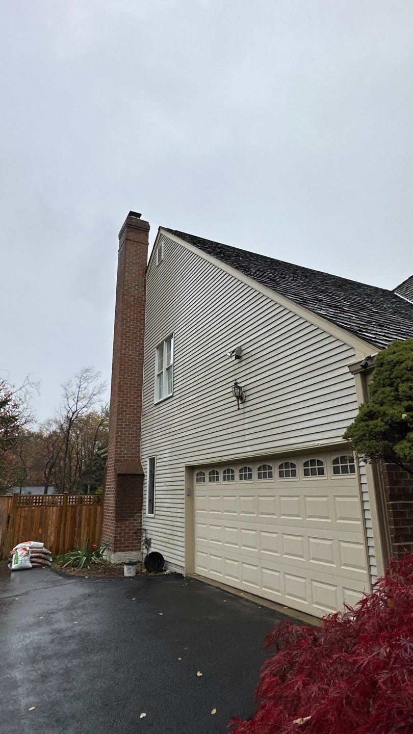 Herndon: CertainTeed Landmark Pro Designer Shingles in Max Def Driftwood by RM Banning, Inc.