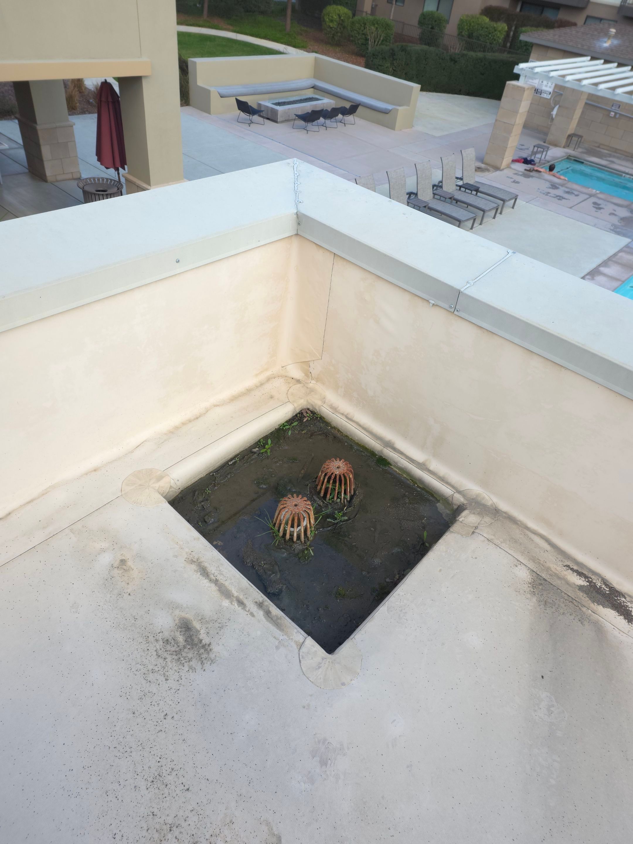 HOA gutter cleaning after photo.