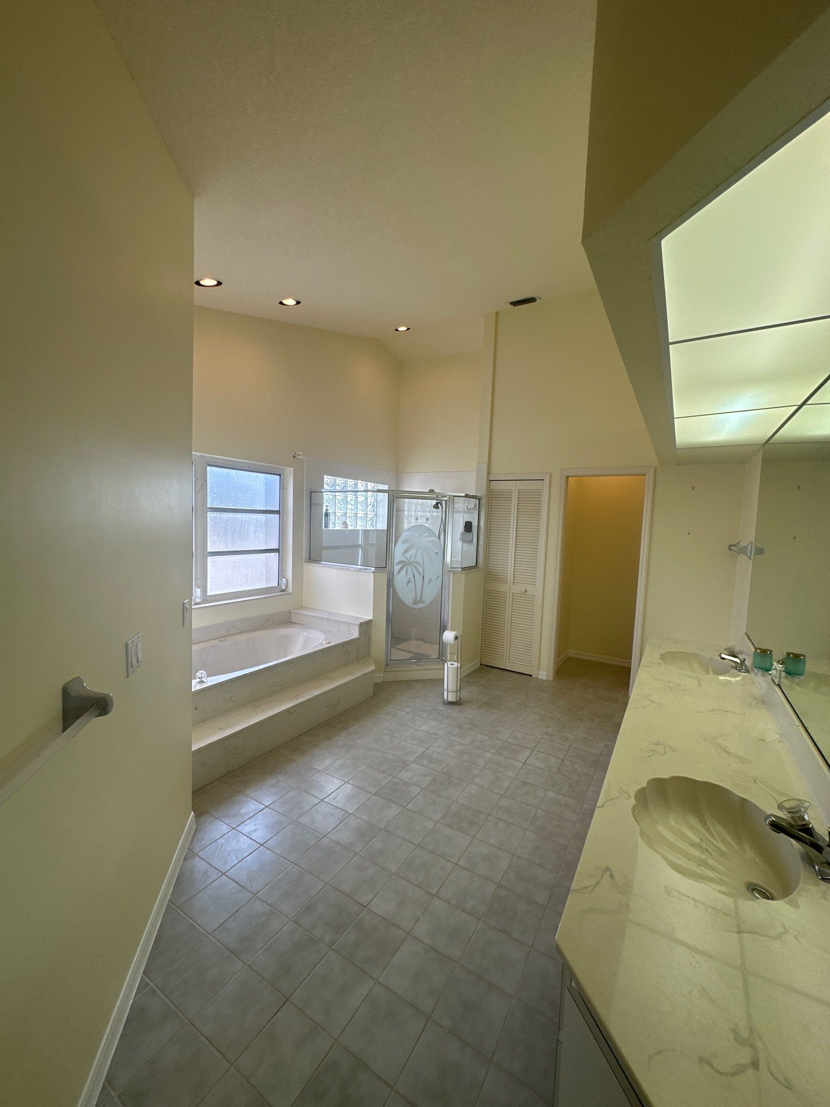 Lenny Van Denhandel - Interior by Fresh Coat Painters
