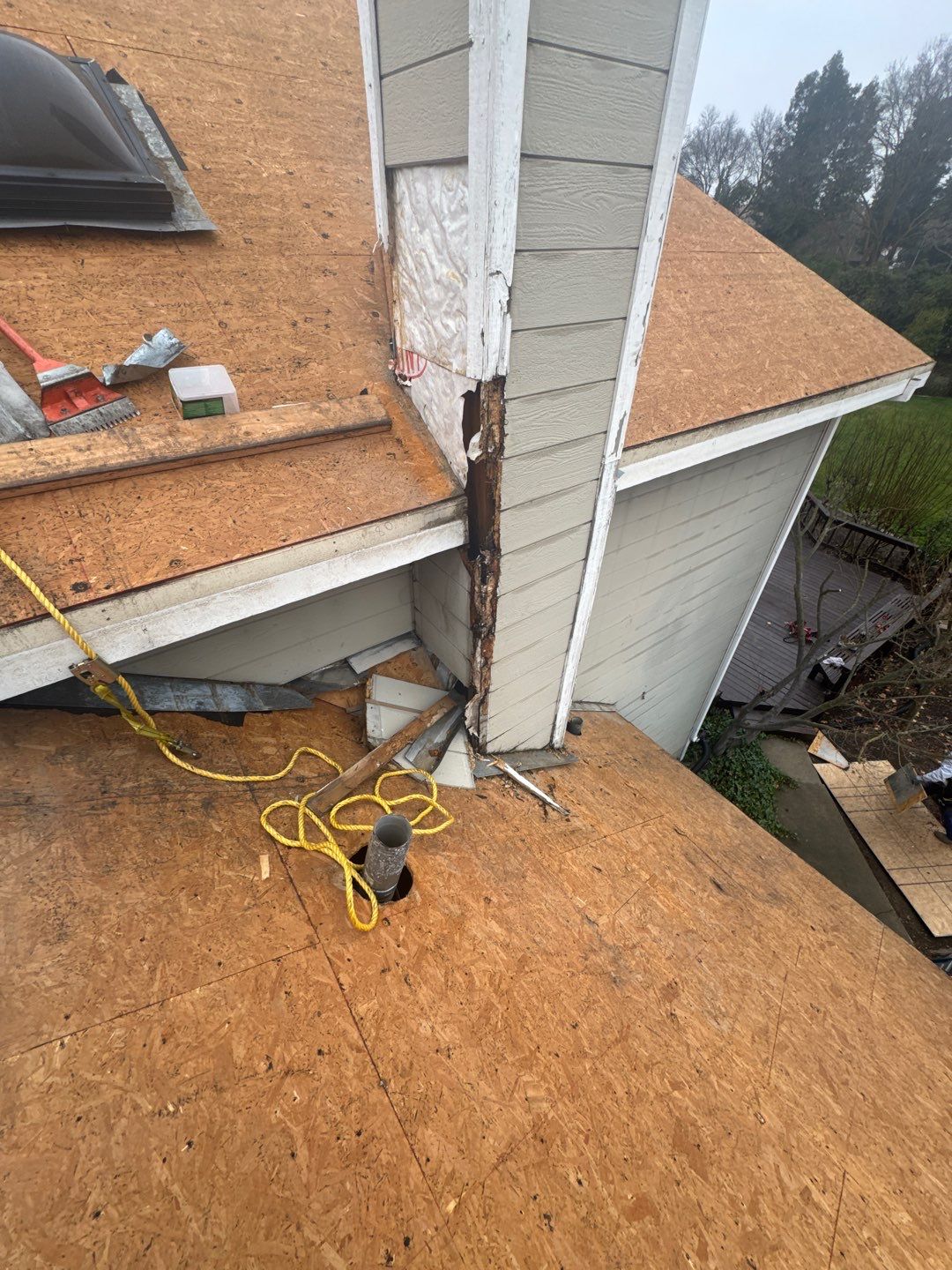 New shingles and gutters using GAF Timberline HDZ shingles and aluminum gutter by Straight Edge Roofing Inc