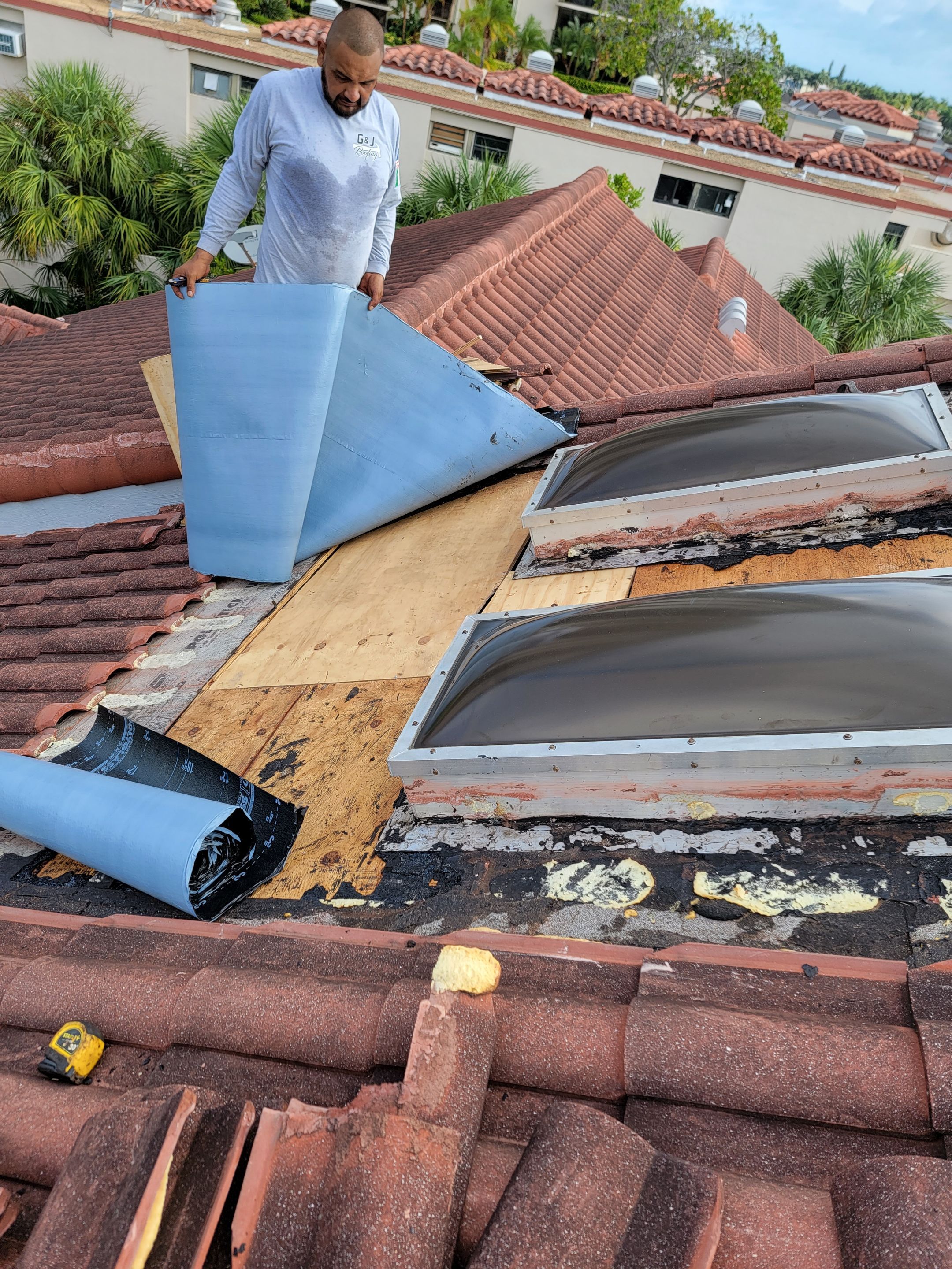 NE 37th Ave, Aventura, FL by G&J Roofing 