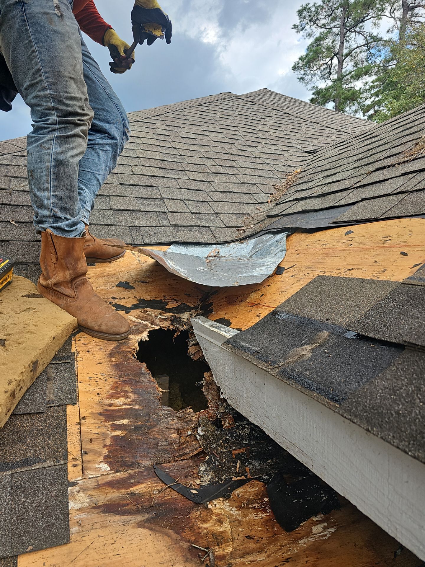 Residential Roofing Repair using Owen's Corning Duration (Lifetime) Shingles by Roof Repair Company