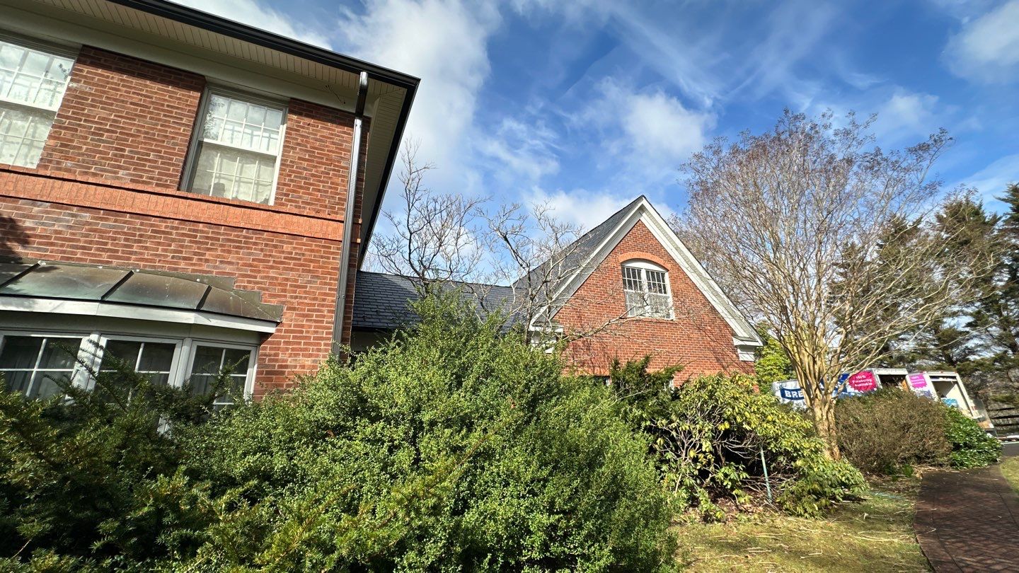 Clifton Multi-Trade Restoration: DaVinci Single Width Slate in Slate Black by RM Banning, Inc.