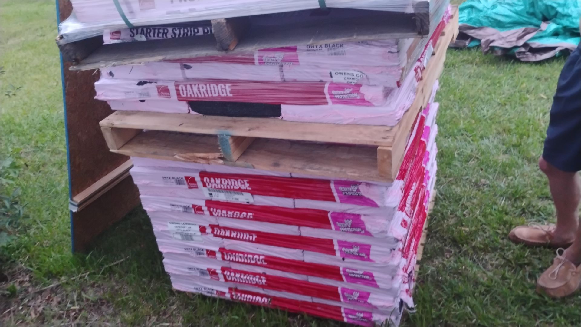 Taylor Roof by BROCK BUILDERS 