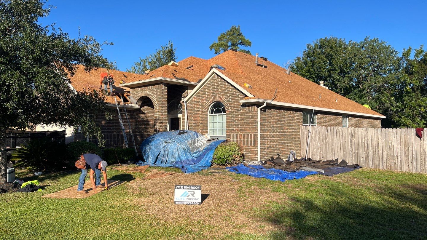 GAF HDZ - Weathered Wood by Elite Roofing LLC