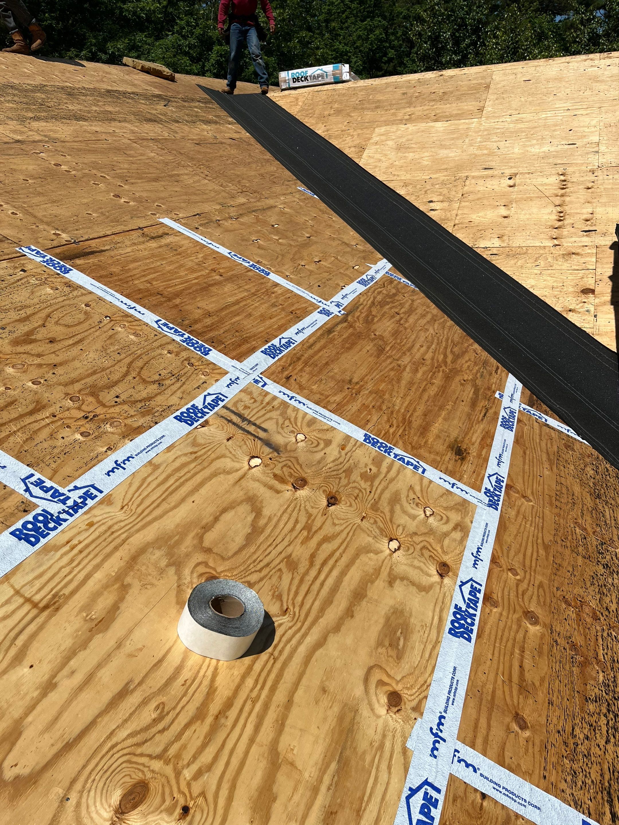 Architectural Shingle Roof Replacement and Skylight Installation in Hot Springs Village by Temple Roofing and Exteriors