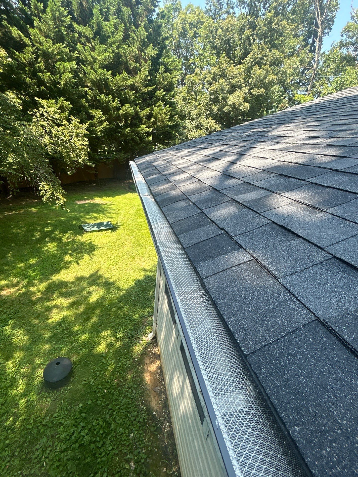 Lorton: Residential Roof with CertainTeed Landmark Pro in Max Def Moire Black by RM Banning, Inc.