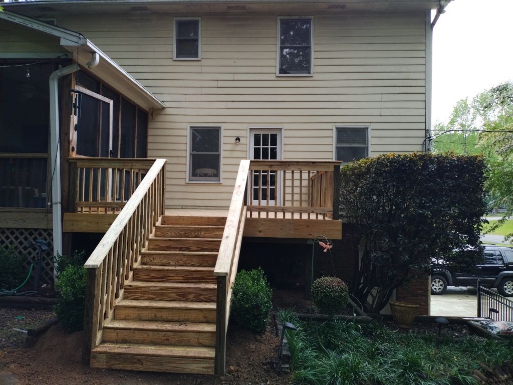 Oak Leaf Circle - Deck Installation  by Pillar and Pine