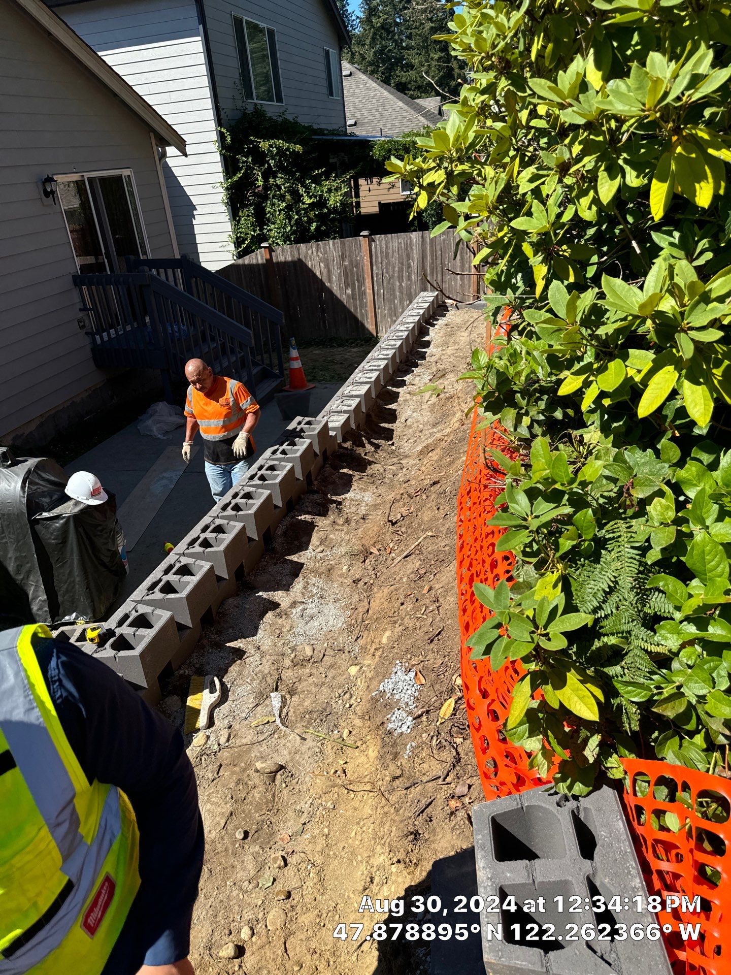 Jireh Outdoor Projects | Retaining Wall & Fence Build by Jireh Asphalt & Concrete Inc 