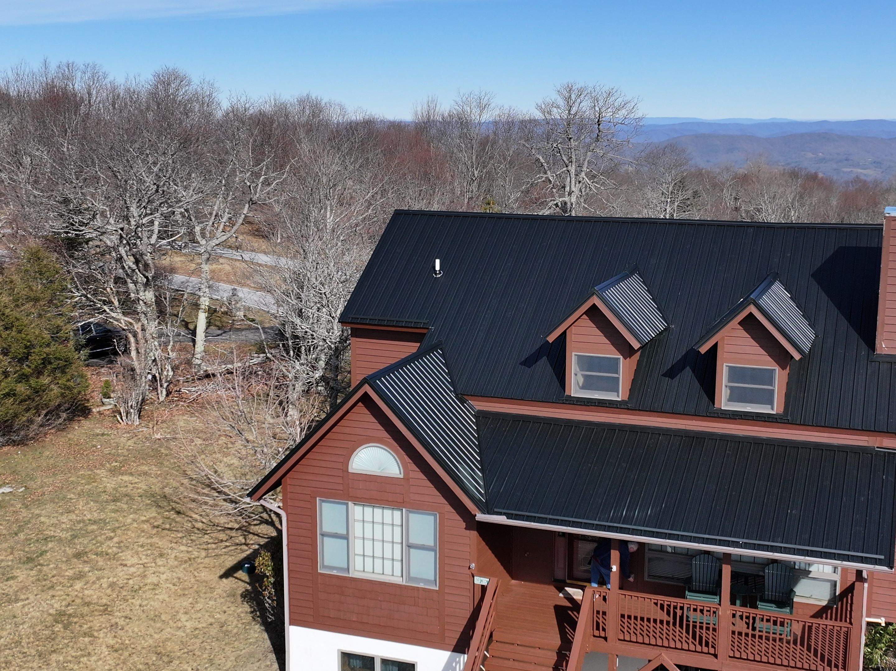 Dameron Residence by Omnia Roofing