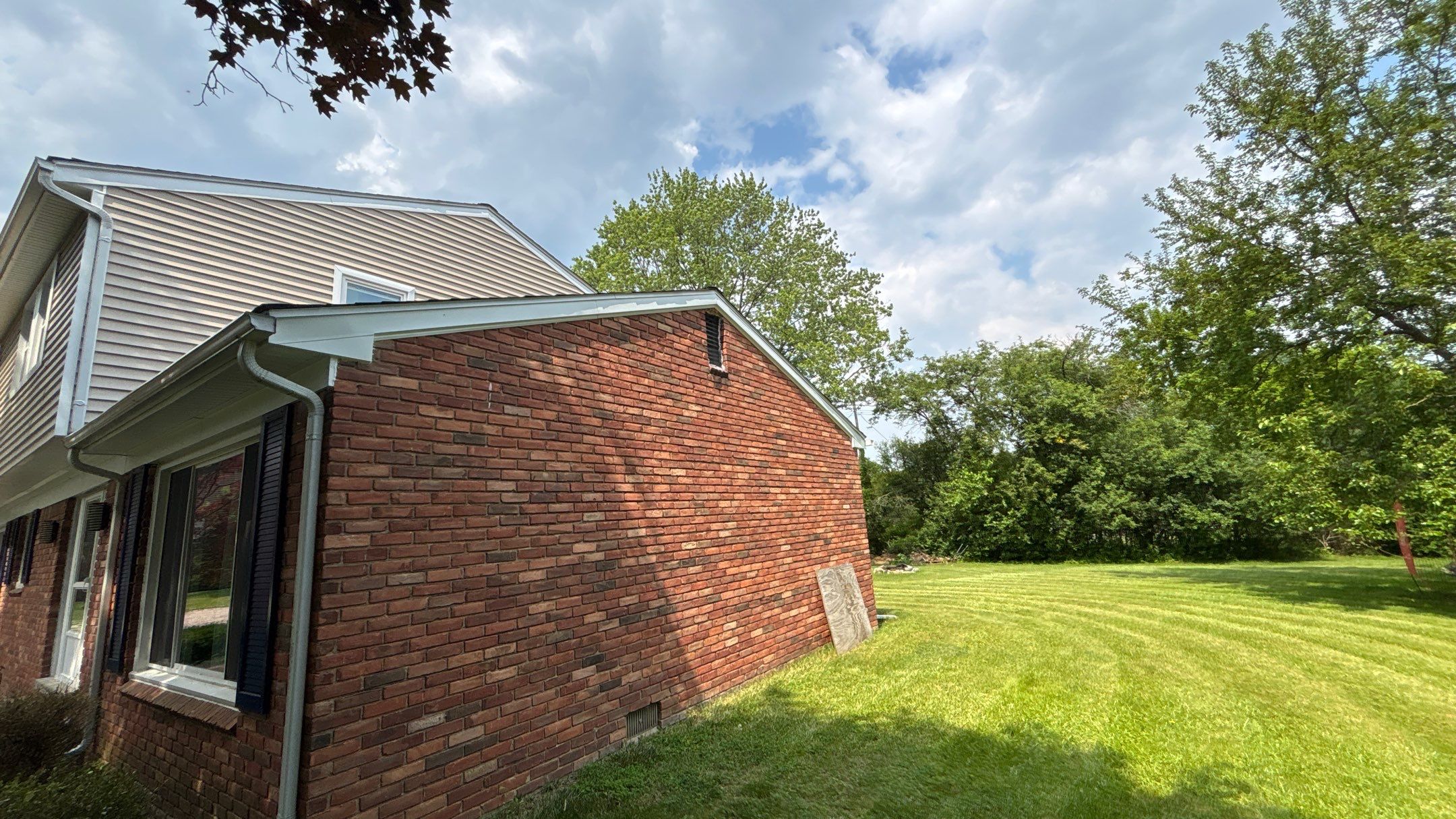 Siding Replacement using Alside Charter Oak D4.5" Vintage Wicker by 180 Contractors