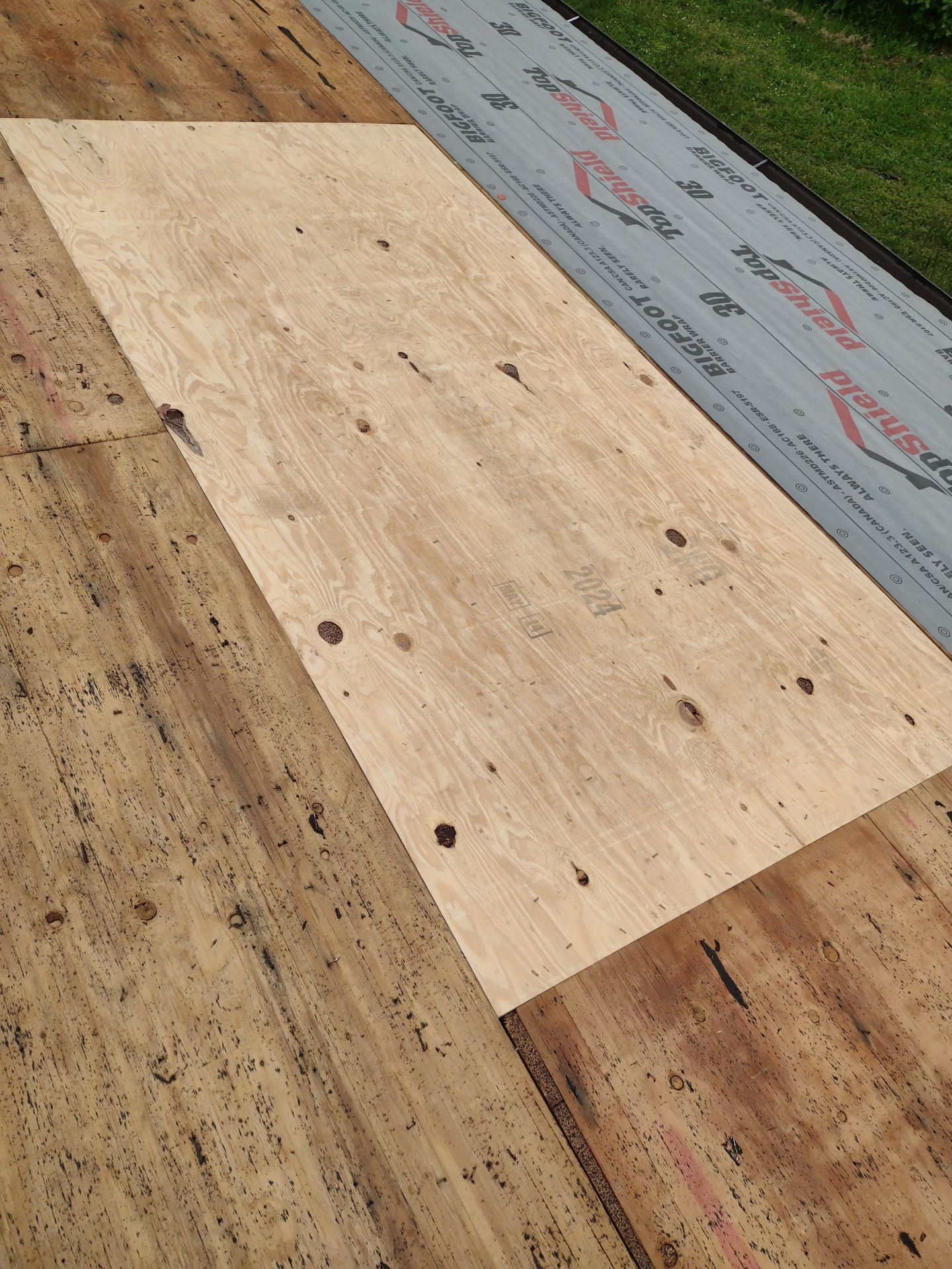Residential Roofing Installation using IKO Dynasty (Color: Frostone Grey) by Orezona Building & Roofing Company, Inc.