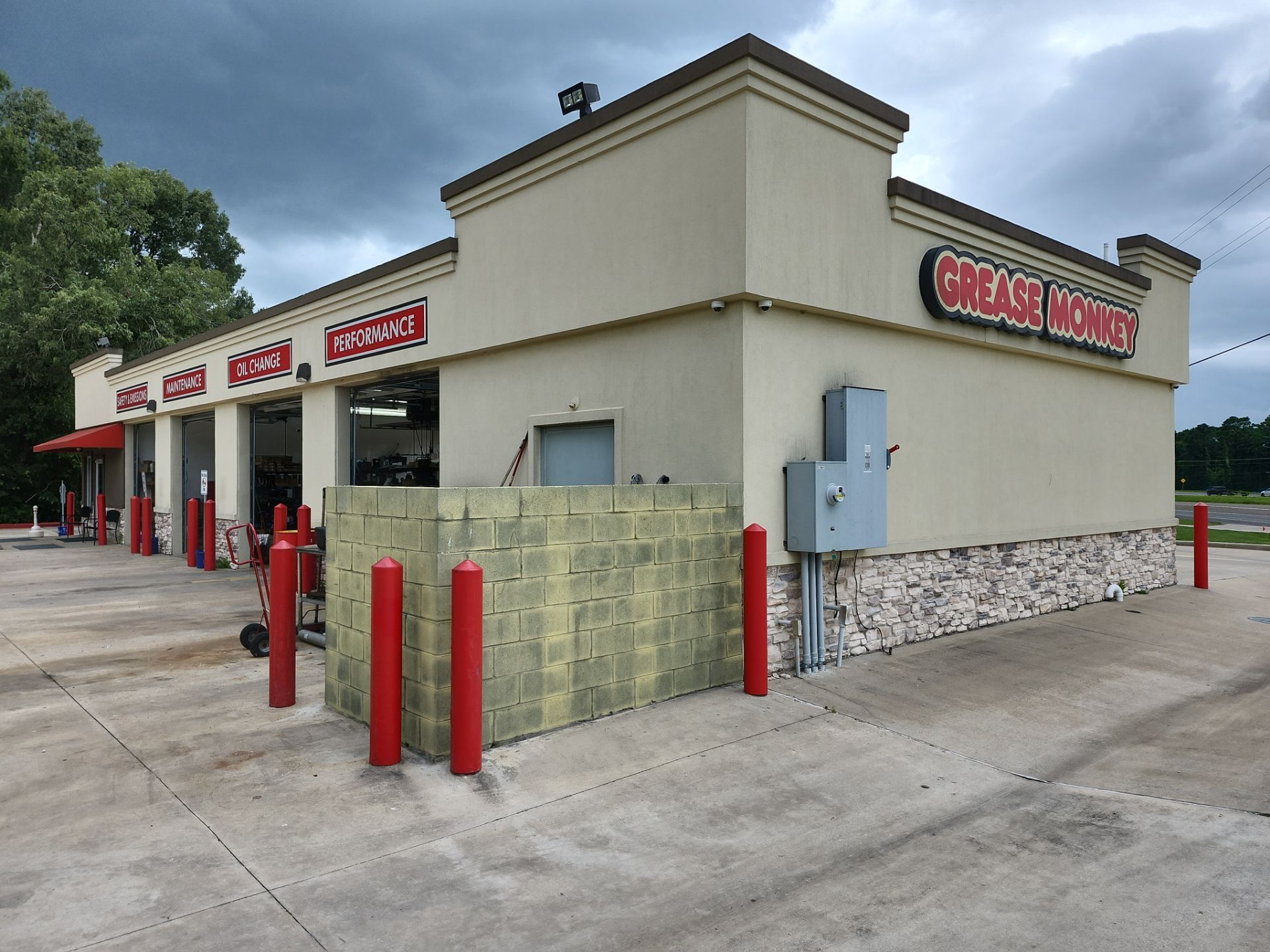 Commercial Exterior - Grease Monkey Oil Change by Fresh Coat Painters of Cypress