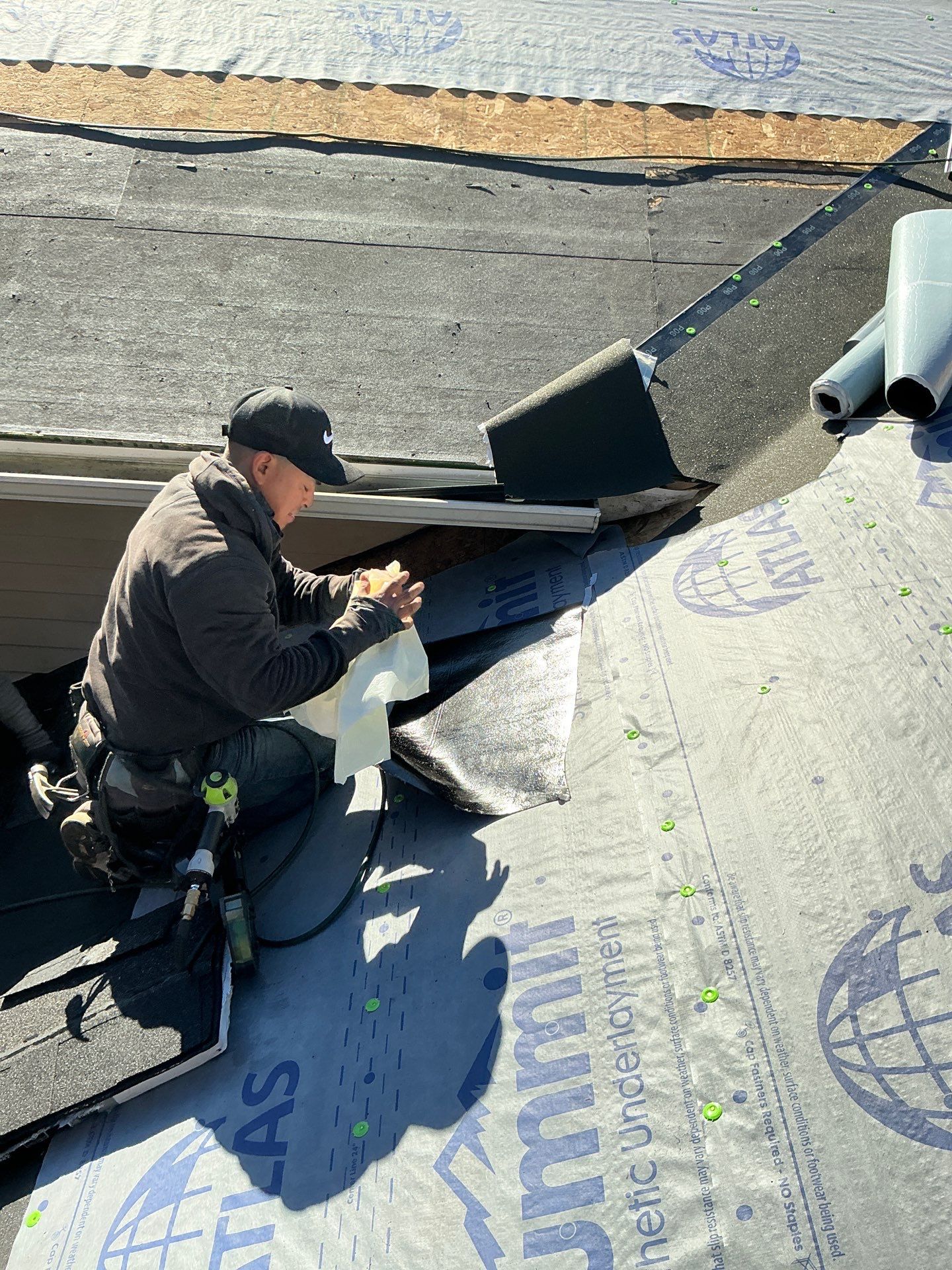 993 West Tyler Road Muskegon, MI 49445 by Veteran Roofing & Exteriors