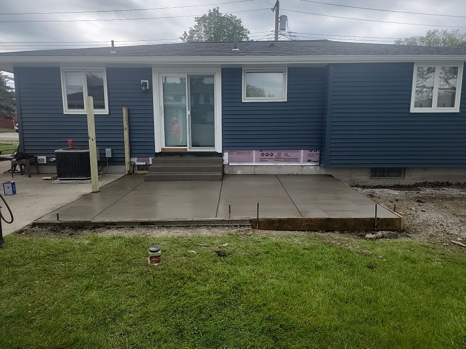 Exterior Siding and Concrete by Ivy Lea Construction