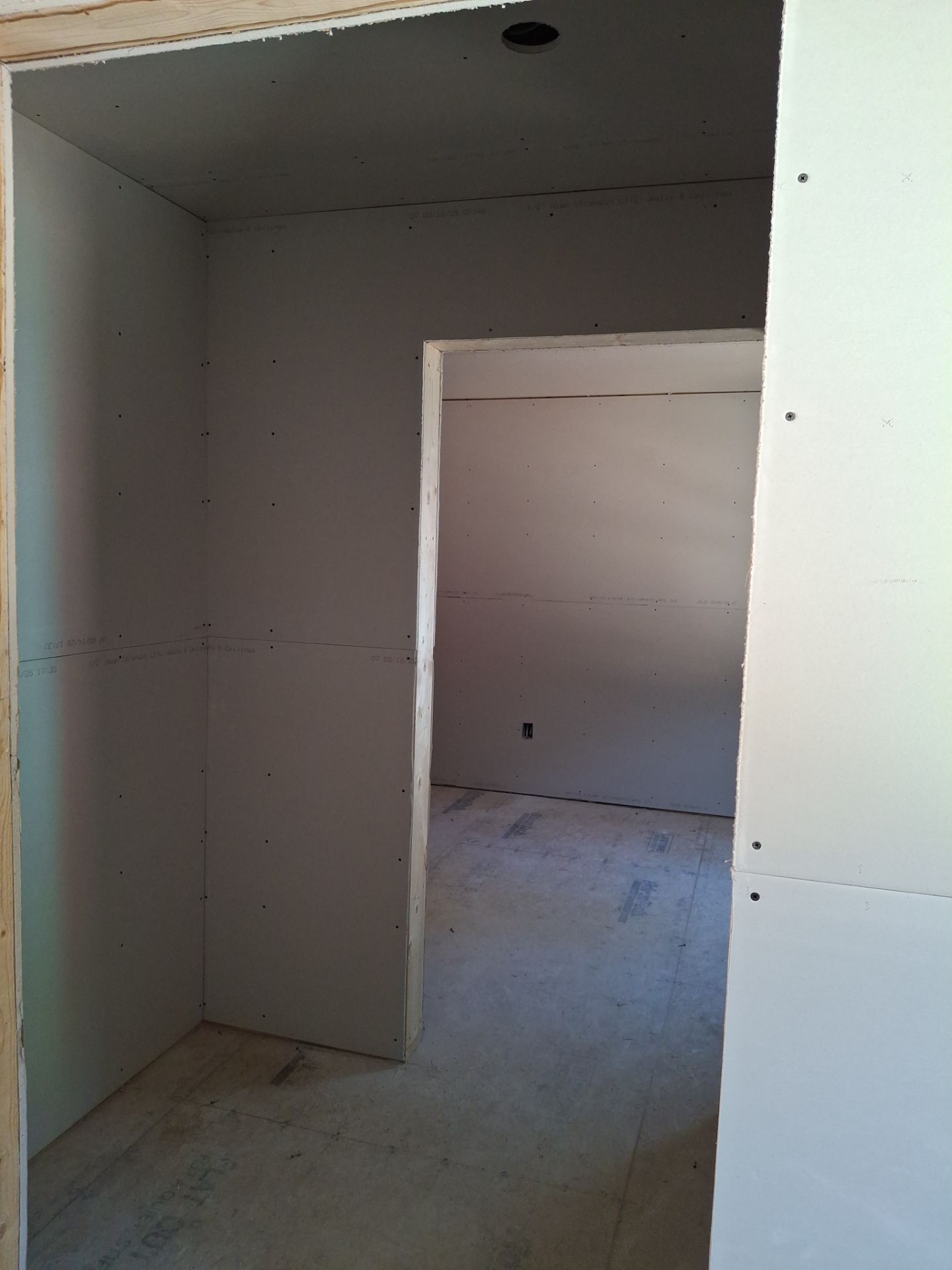 New construction Drywall  by Big Pine Panting Inc