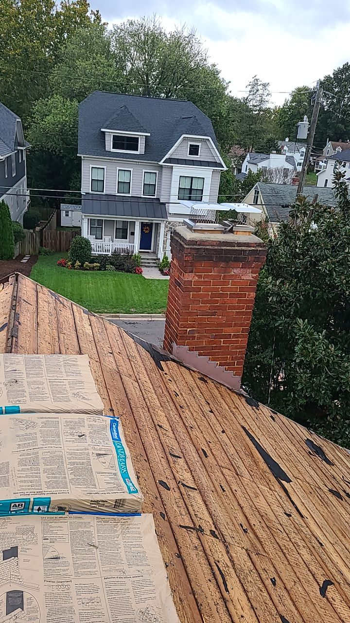 Arlington: CertainTeed Landmark Designer Shingles in Colonial Slate by RM Banning, Inc.