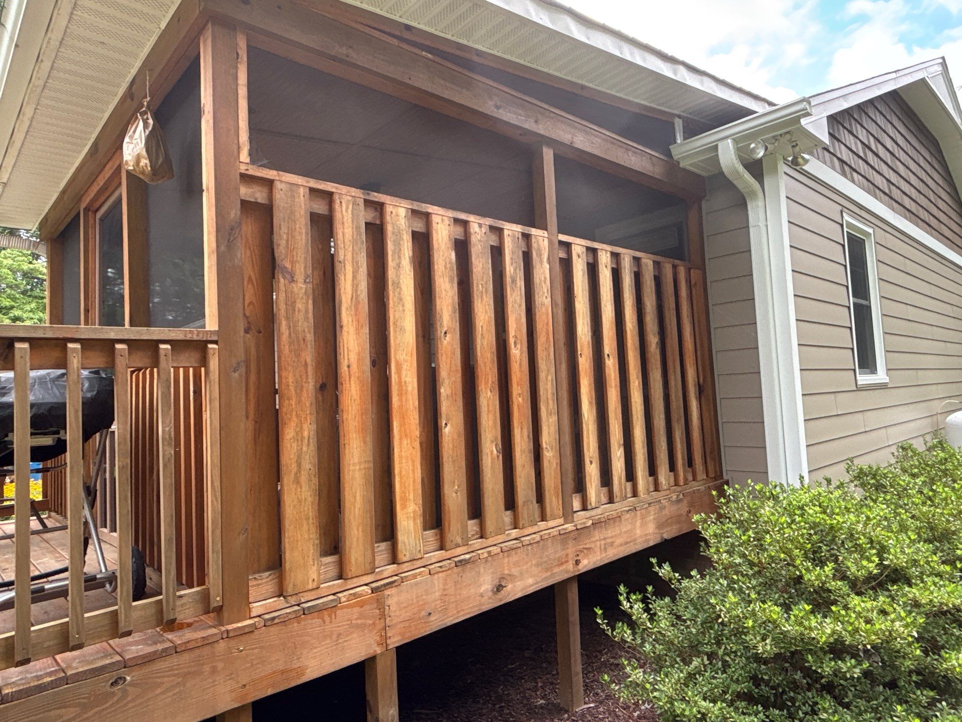 Wood Deck using Wood Sealant by DuraSeal