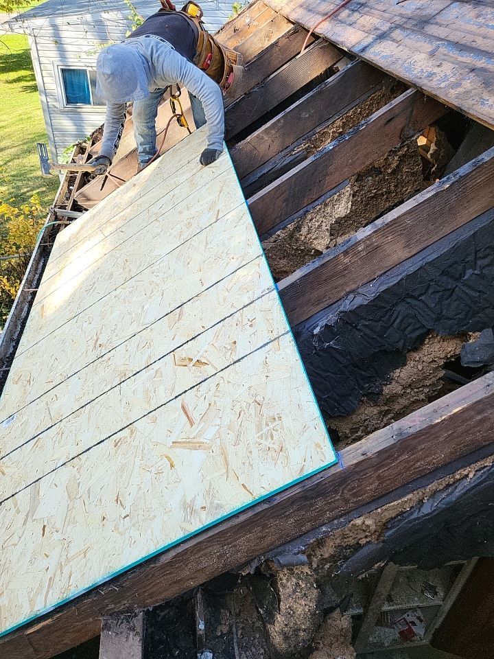 Brand: Atlas Pinnacle Color: Pristine Black by Eagle Eye Roofing