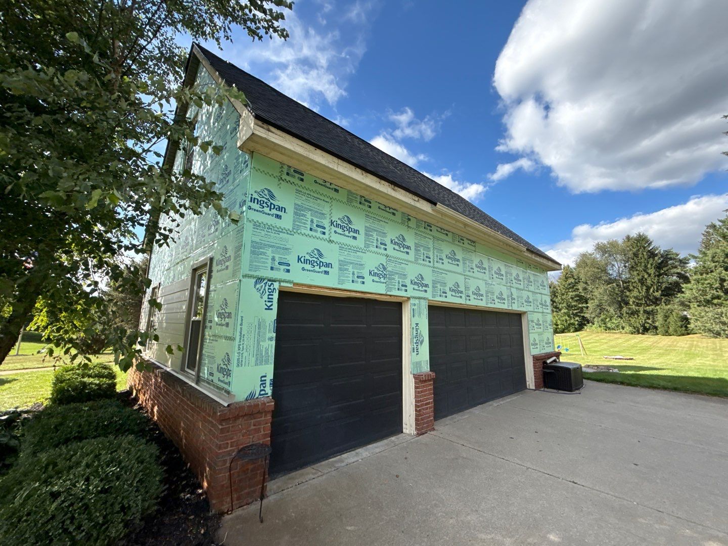 Siding Replacement using Alside S7 Cedar Mill Grain Pebble by 180 Contractors