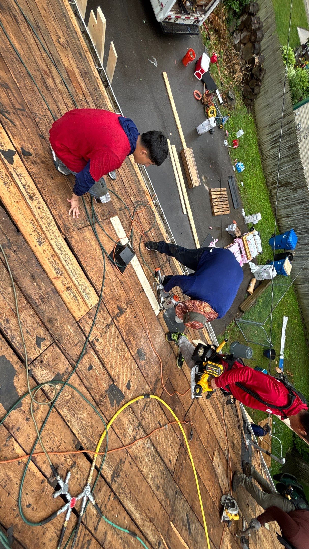 Roof Replacement using Owens Corning Onyx Black by 180 Contractors