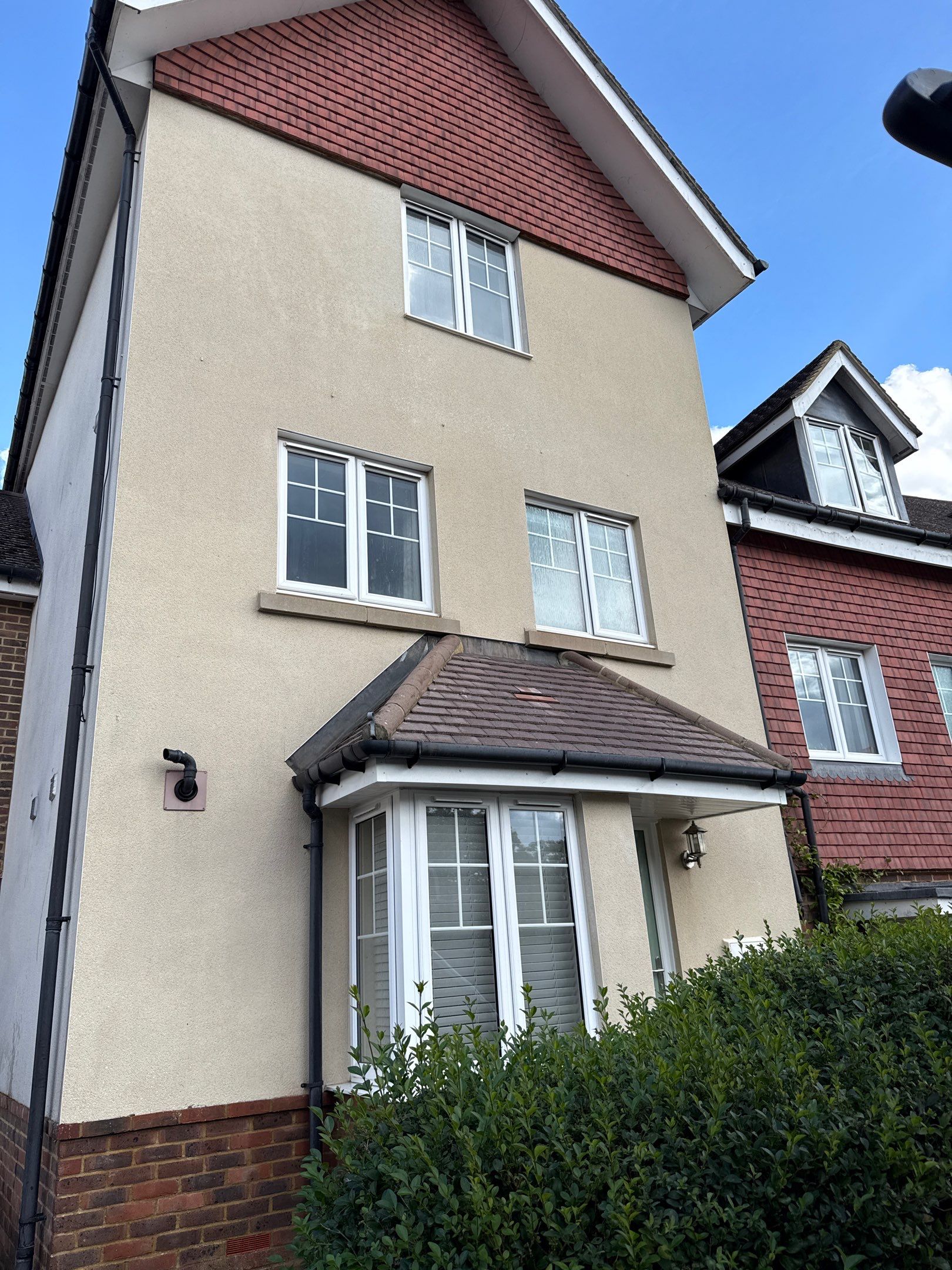 Render Cleaning by Ges Exterior Cleaning ltd