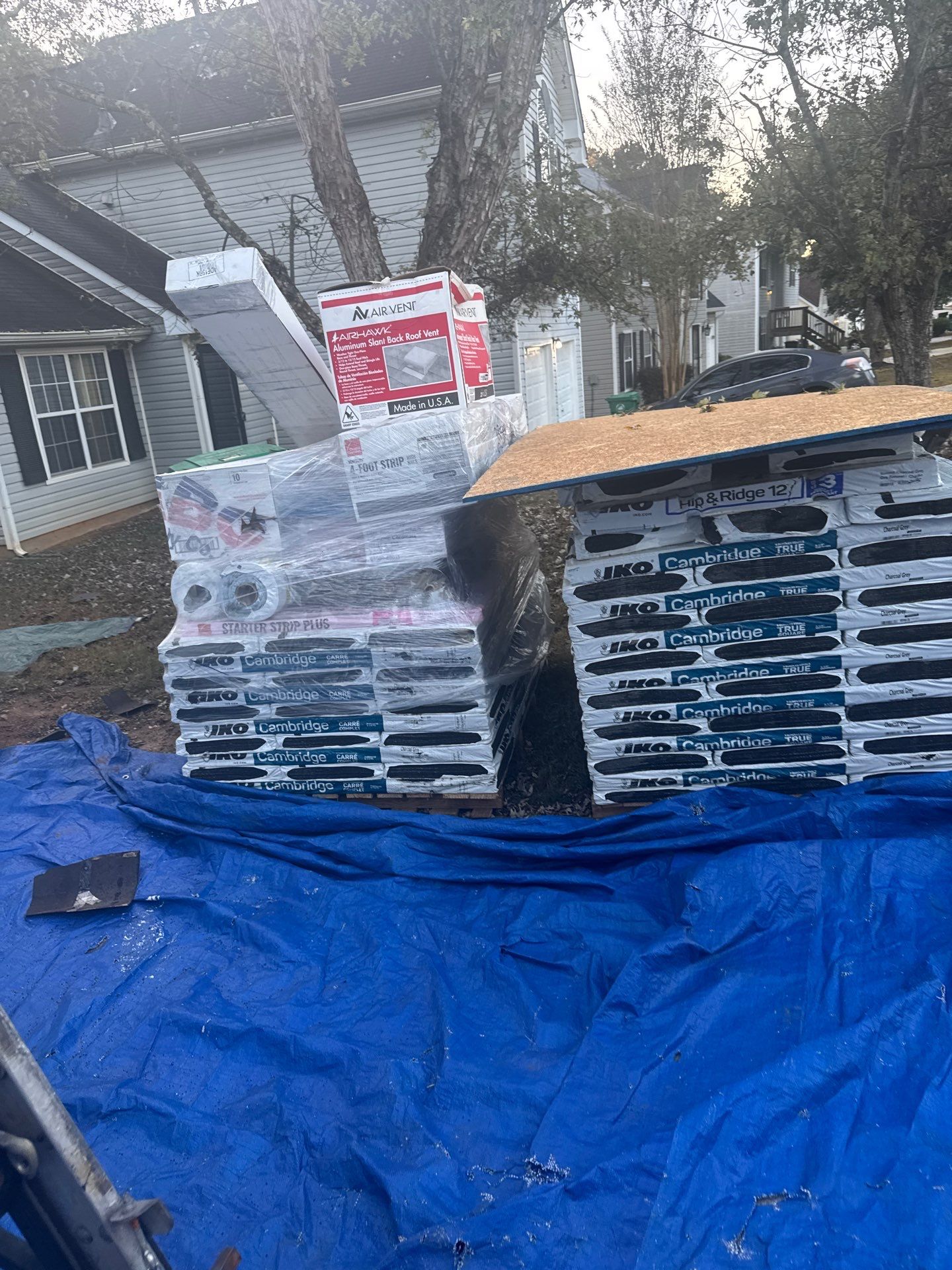 IKO Cambridge - Charcoal Gray by Elite Roofing LLC