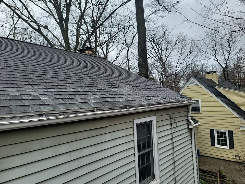 ATLAS PINNACLE COLOR: HEARTHSTONE DRIP EDGE: WHITE by Eagle Eye Roofing