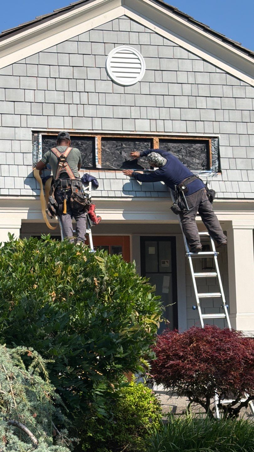 Custom Andersen 100 Series Window and Entry Door Installation in Issaquah by Emerald City Energy 