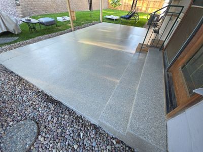 Quartzite Hybrid Concrete Coating for Spokane Patio and Entry