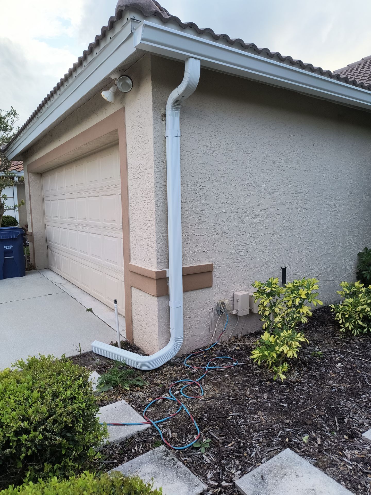 7 inch seamless gutters using K-Style Seamless Gutters in Sarasota FL by Gutter Professors