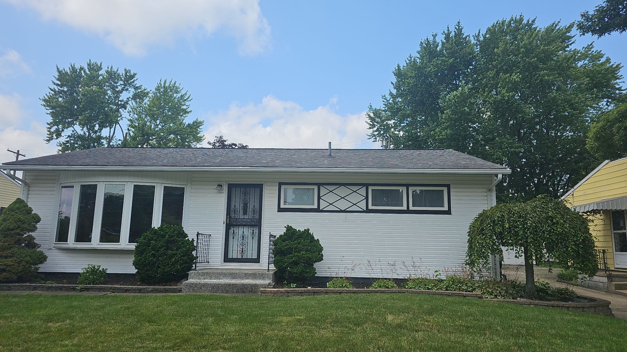 ATLAS PINNACLE COLOR: SCOTCHGARD BLACK SHADOW by Eagle Eye Roofing