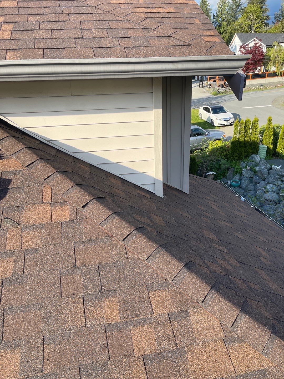 Residential Roofing Installation using OC Oakridge shingles by Top Notch Roofing Inc
