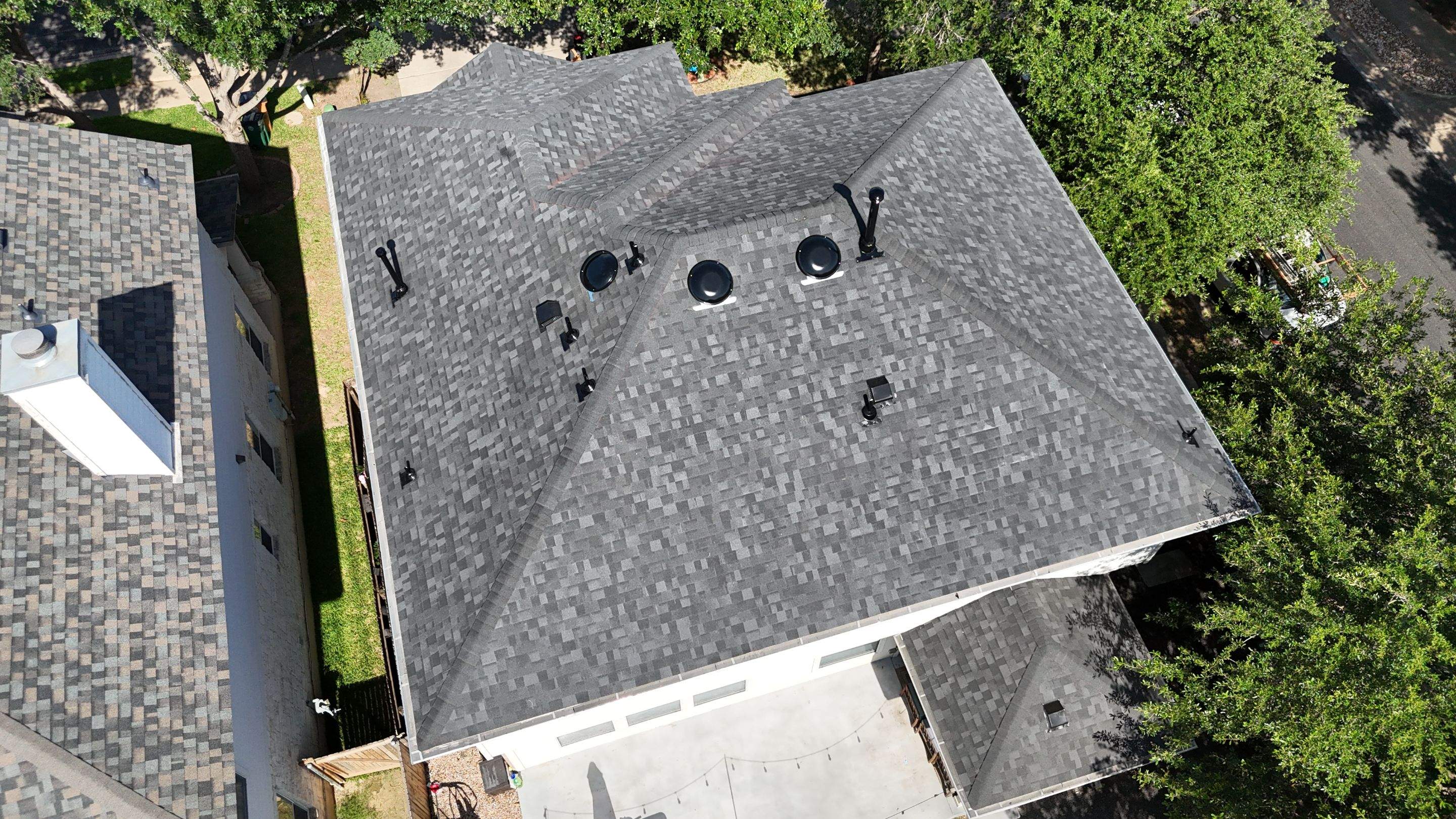 Onyx Black - Owens Corning TruDefinition Duration by RoofsOnly.com