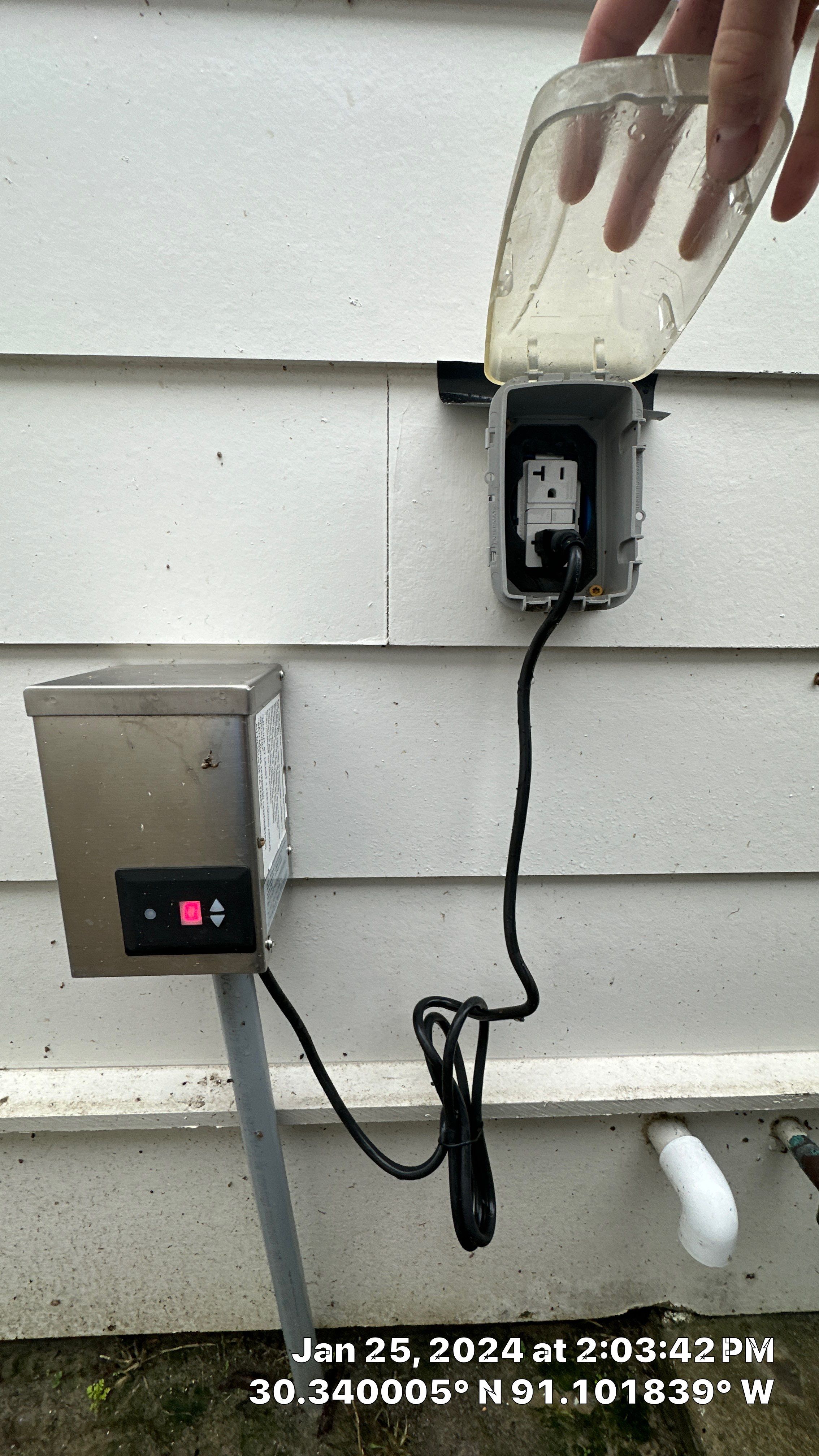 LANDSCAPE LIGHTING SERVICES using REPAIR / REPLACE  by CutScape, LLC.