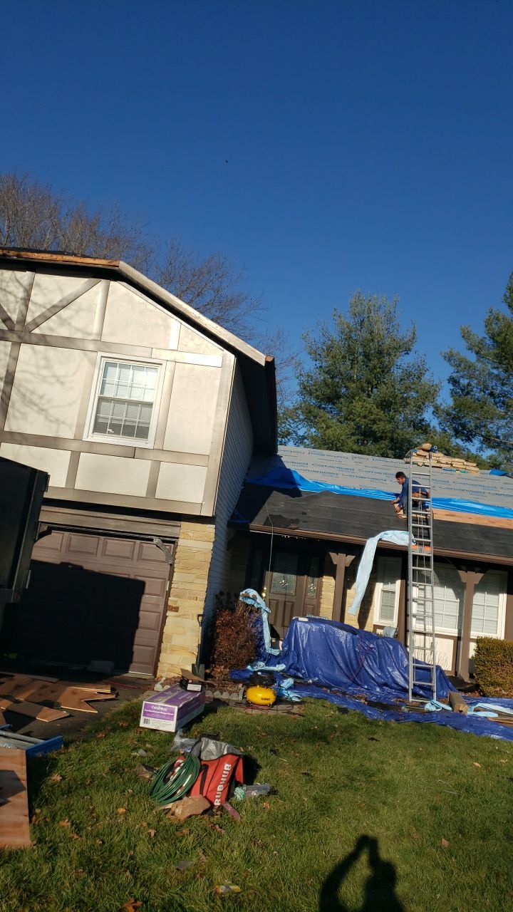 Springfield: CertainTeed Landmark Designer Shingles in Burnt Sienna by RM Banning, Inc.