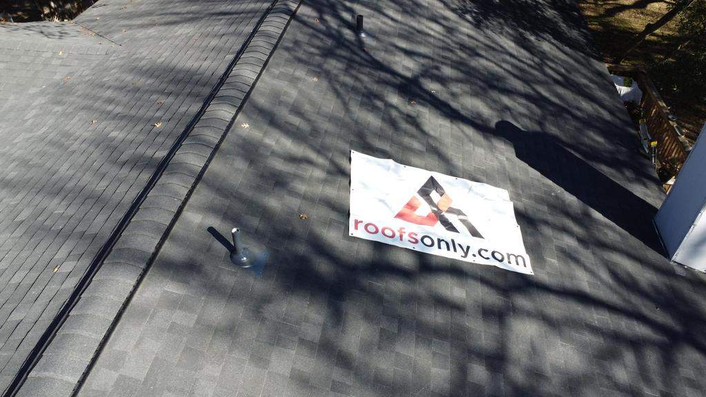 Onyx Black - Owens Corning TruDefinition Oakridge by RoofsOnly.com