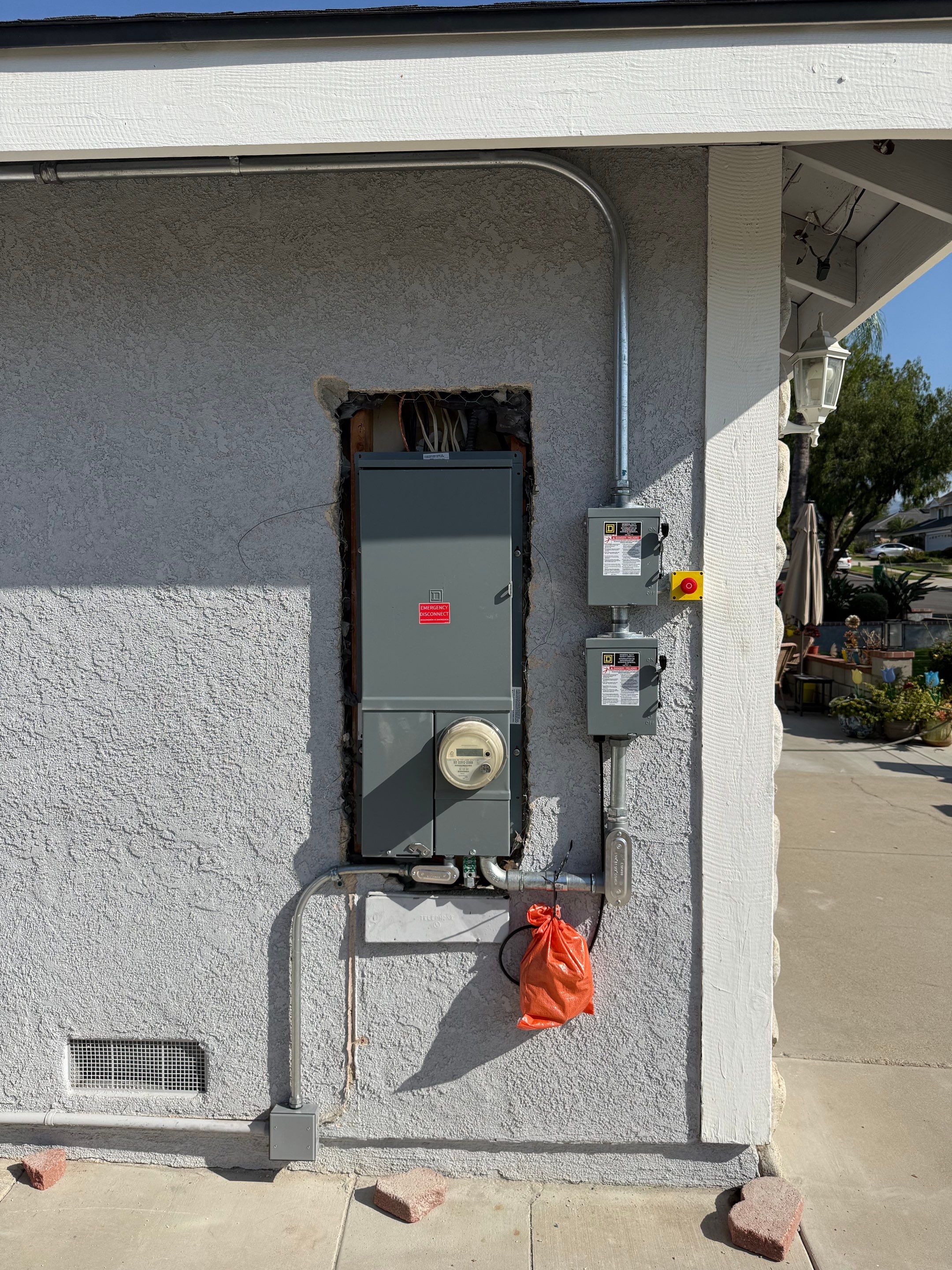 Residential Solar Array and Dual Tesla Powerwall Storage in Corona by VIBE SOLAR