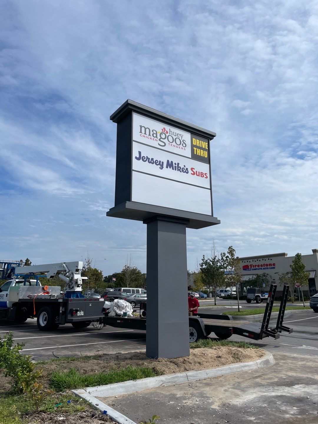 Pylon Sign for Huey Magoos Brooksville by SignCrafters