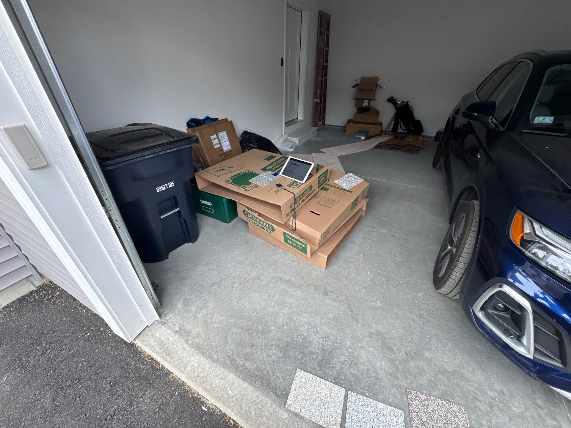 Garage in Nashua, NH 03064 by Symphony Concrete Coatings