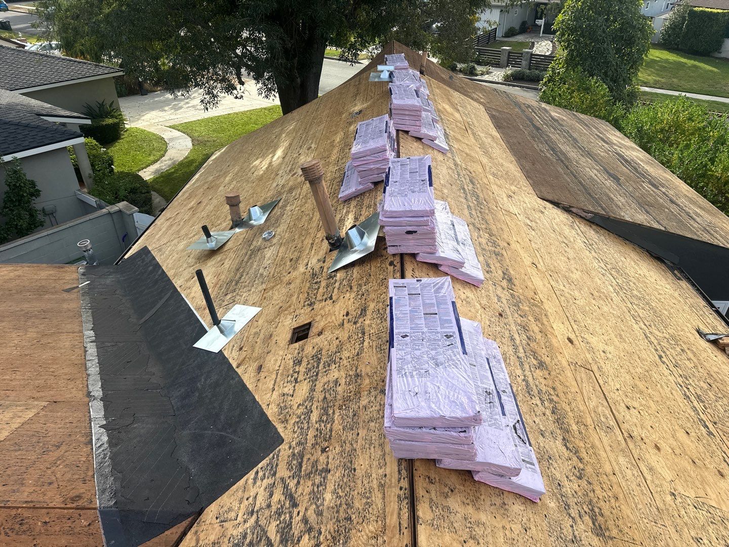 Weathered Gray Shingles by Reimagine Roofing