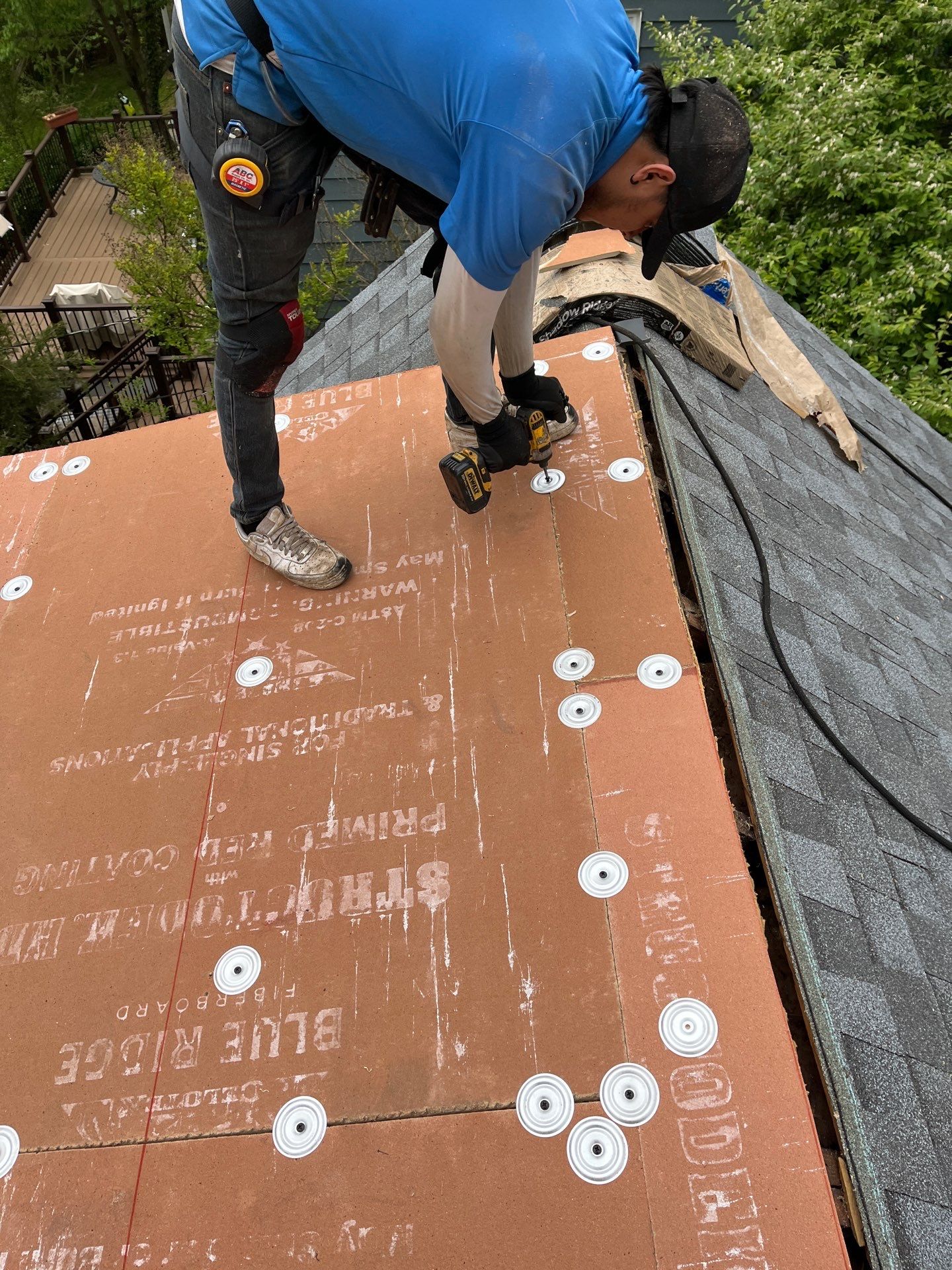 Falls Church: CertainTeed Landmark Pro Designer Shingles in Max Def Pewter by RM Banning, Inc.