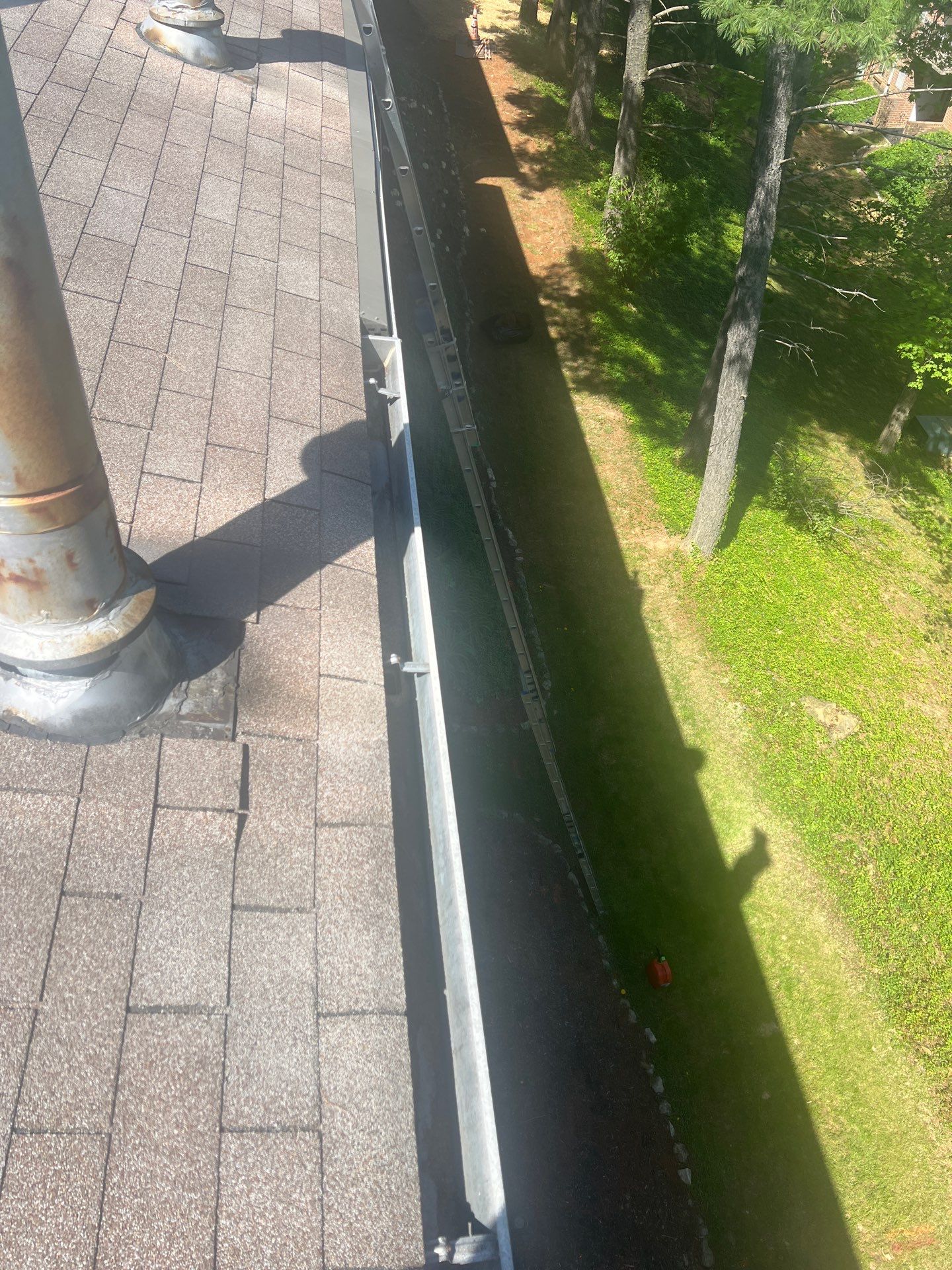 Commercial gutter cleaning Baltimore after photo with clean gutters