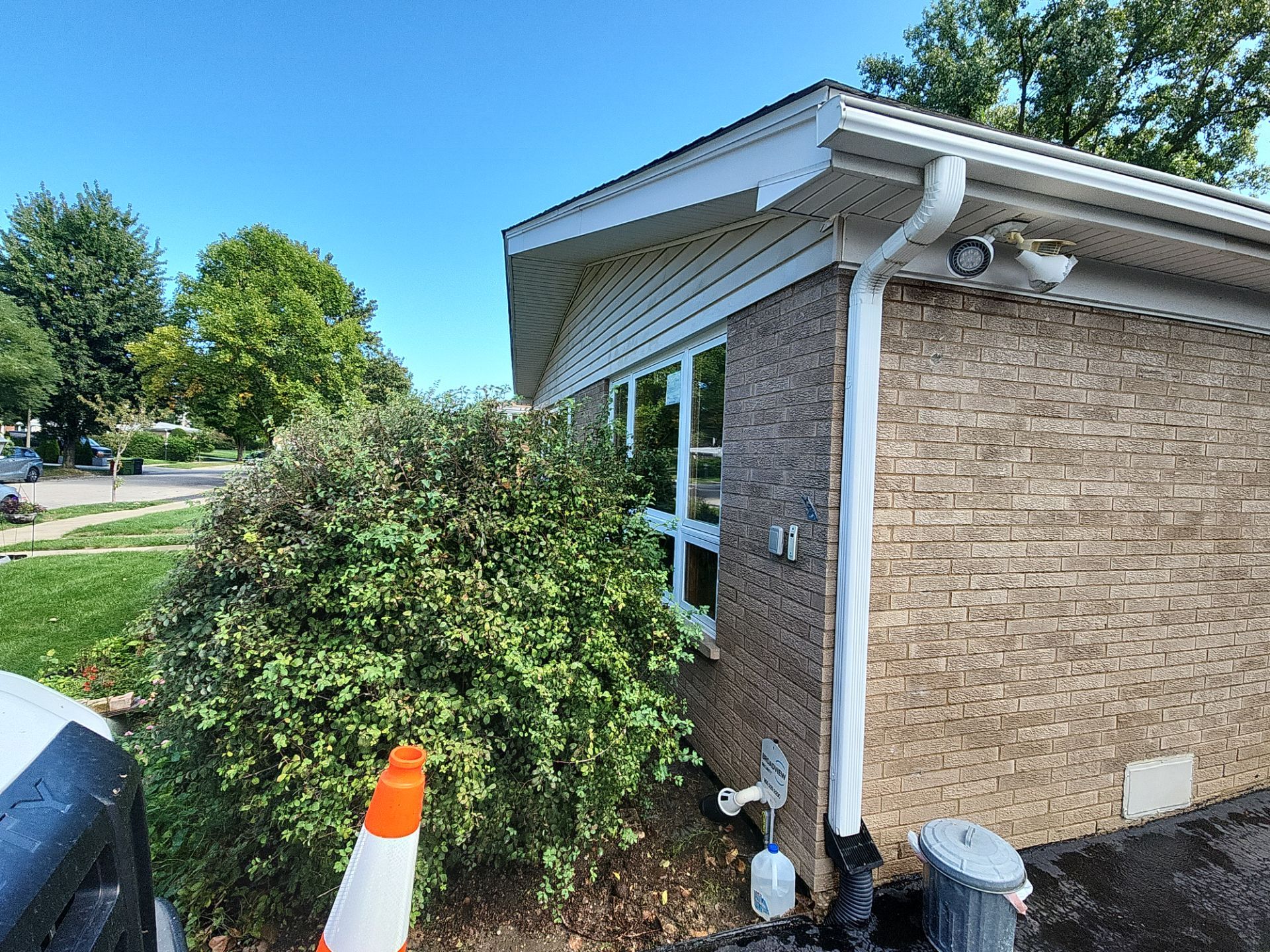 Exterior House, Detached Garage & Window Cleaning by Northern Power Washing LLC.