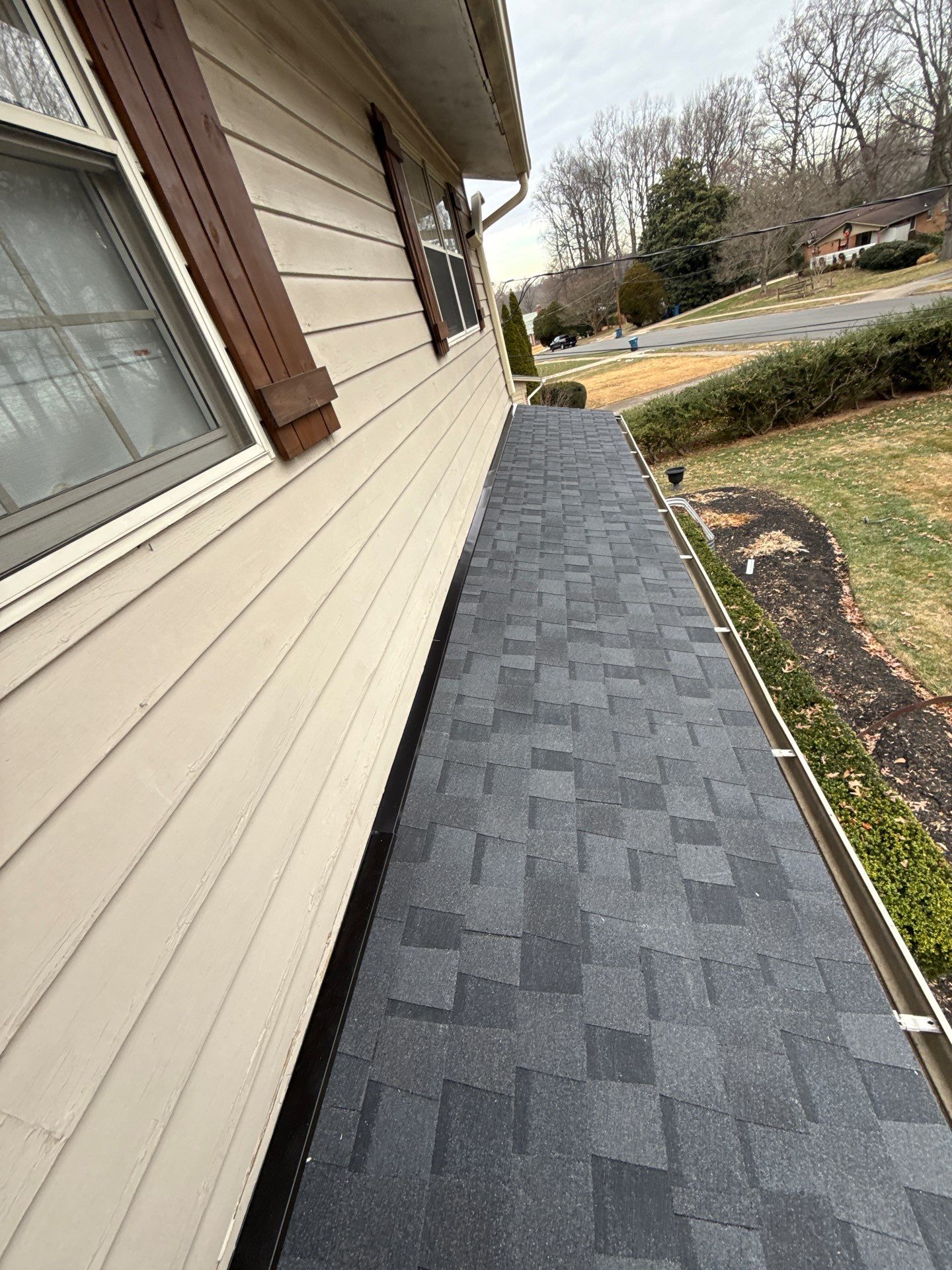 Springfield : Residential Roof Replacement with CertainTeed Landmark Pro in Max Moire Black  by RM Banning, Inc.