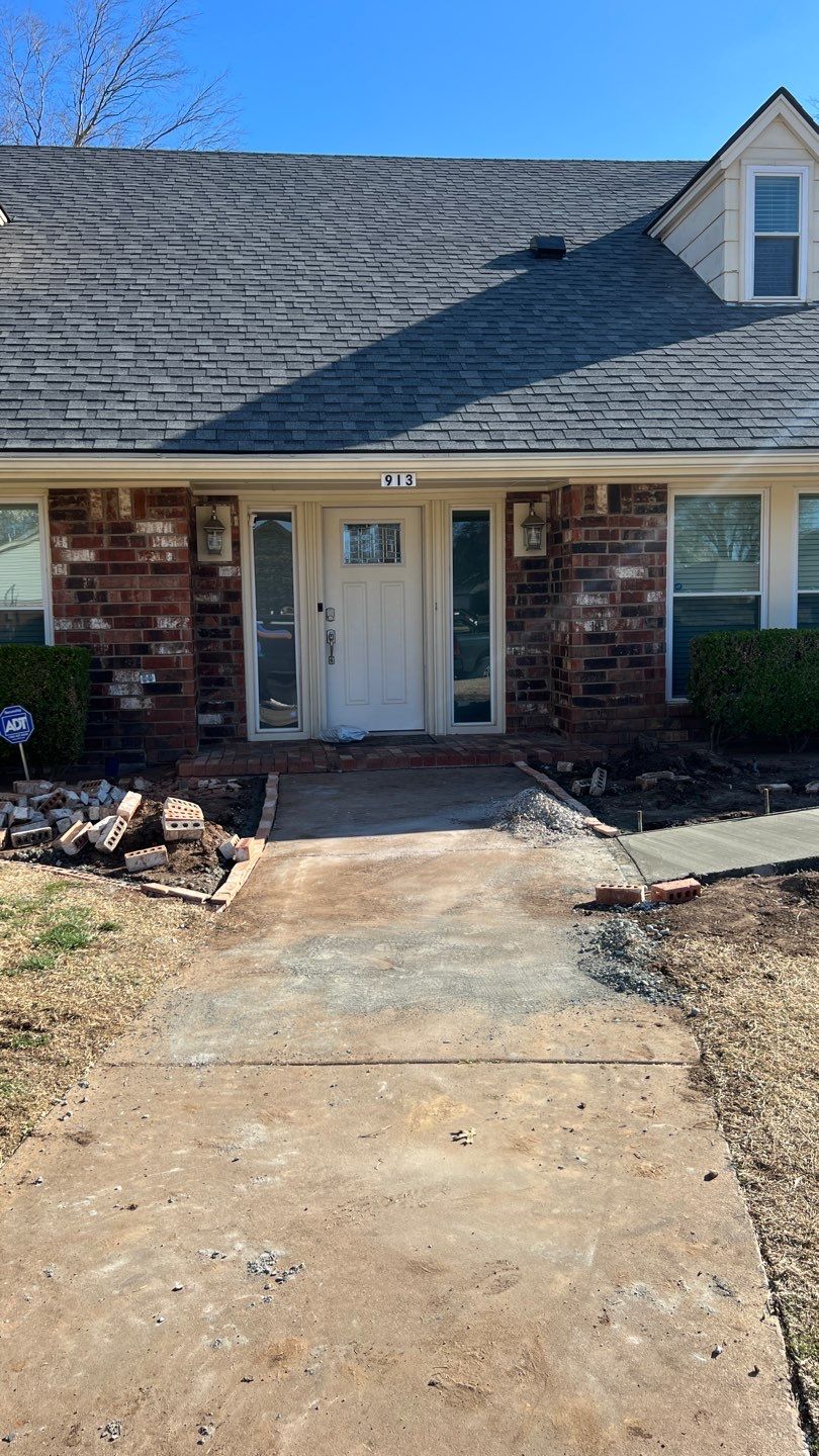 Concrete sidewalk using Concrete by Clays Services Inc