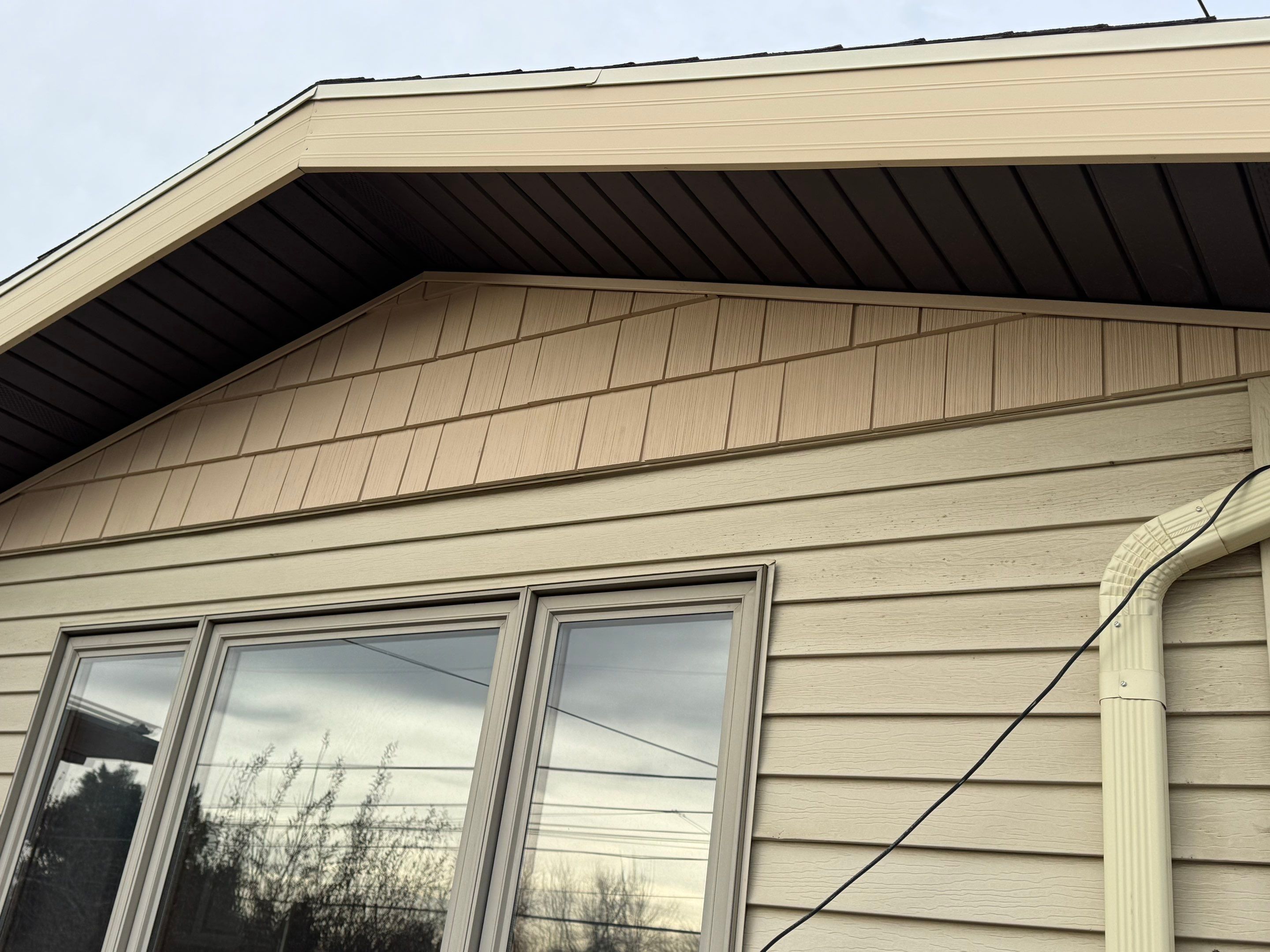 Salt Lake City | Premium Vinyl Shingle Accent | Sandtone by Ideal Siding Utah