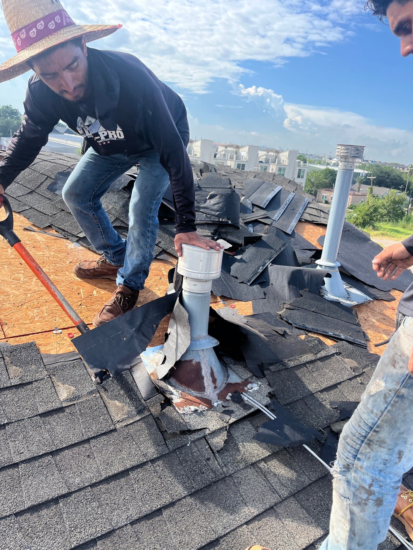 Residential Roofing Installation using Owen's Corning Duration (Lifetime) Shingles by Roof Repair Company